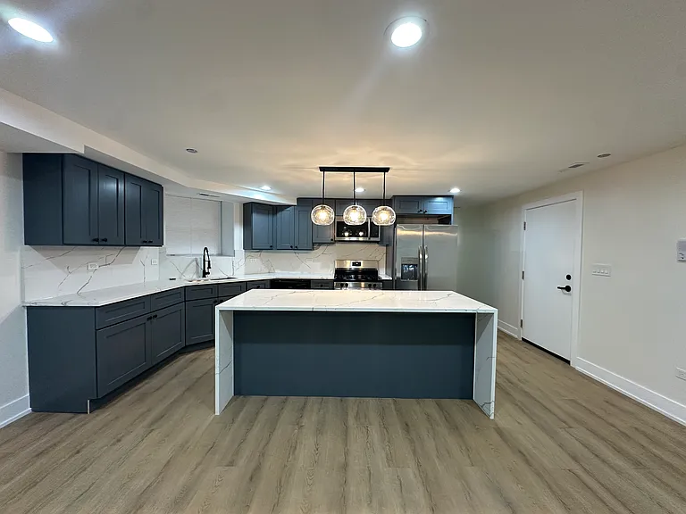 4338 N Clarendon Ave #GS — Photo 9
