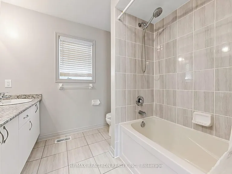 59 Jevons Dr — Photo 32