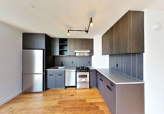 4th image of 123 Melrose St APT 578