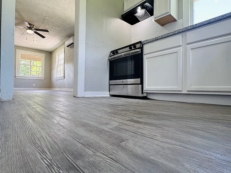 1501 Nashby St — Photo 13