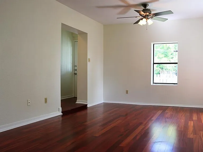 1166 Ridgeway Dr — Photo 3