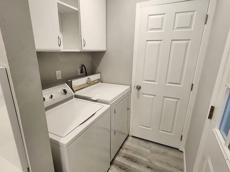 10913 Maplehill Dr — Photo 18