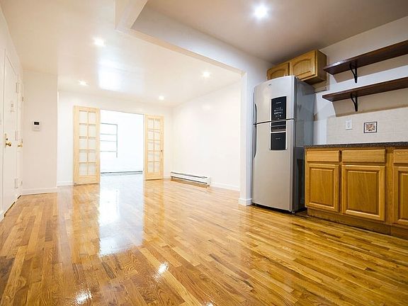 2nd image of 1075 Willoughby Ave #1A