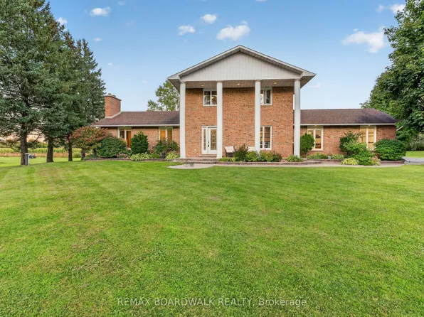 1139 Saint Joseph Rd, Russell, ON K0A 1W0