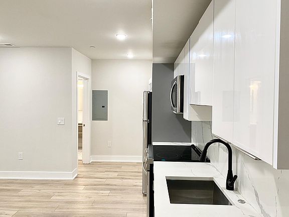 4th image of 1518 N 8th St #U2
