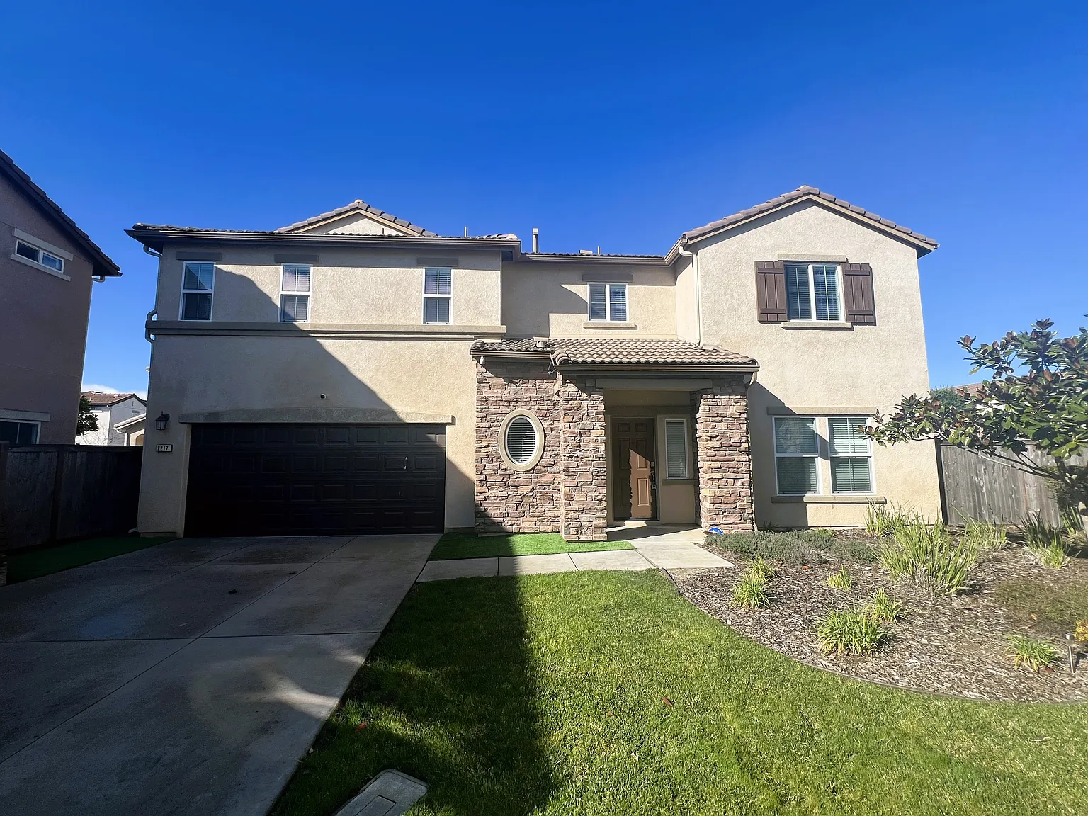 4 bed, 2.5 bath, 1668 sqft, $3,500 — Photo 2