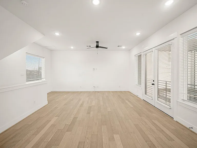 2811 Anita St — Photo 6