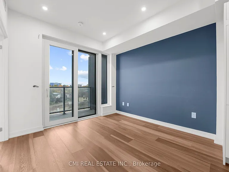 5 Wellington St S #411 — Photo 8