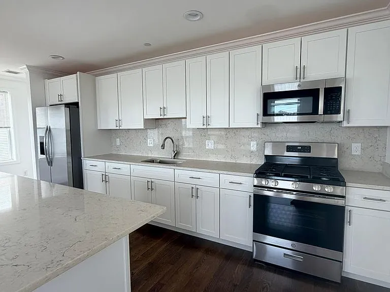 Crescent 375 Investment LLC — Photo 4