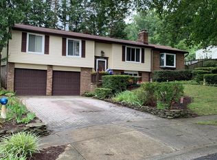 12909 Mayflower Ln, Bowie, MD 20720