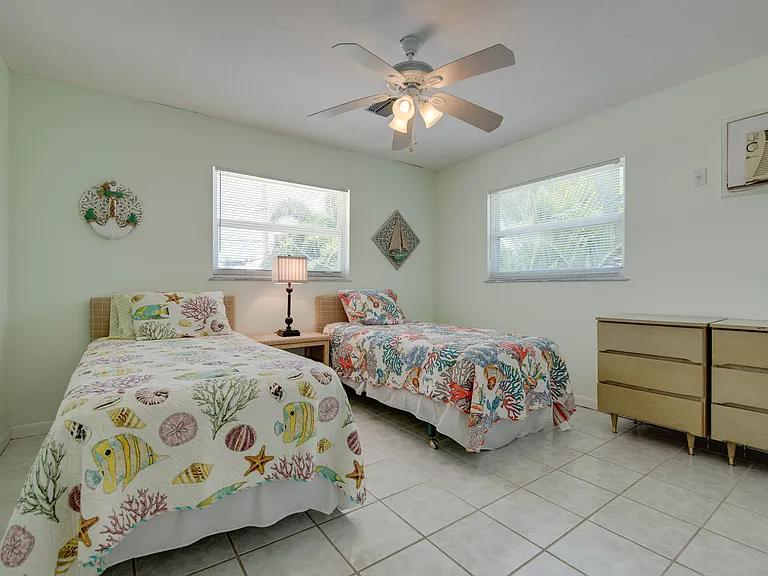 536 Caribbean Dr E — Photo 13