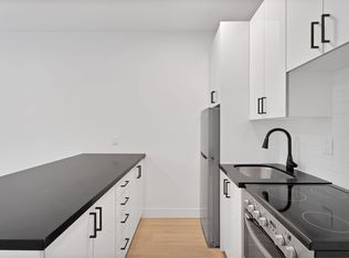 5 Thorburn Avenue, Toronto, ON M6K 1C4