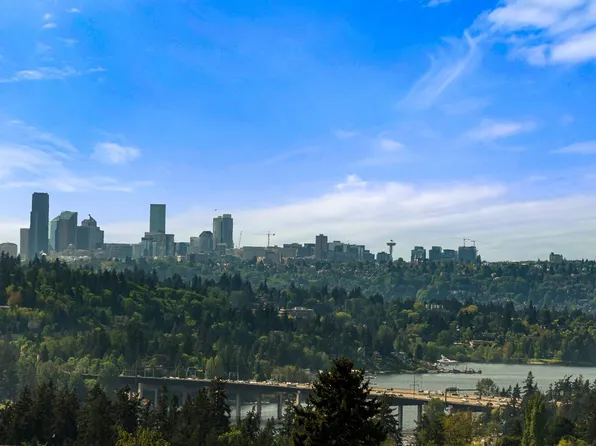 13445 SE 43rd Street, Bellevue, WA 98006