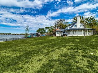 135 Hogan Dr, Lake Kiowa, TX 76240
