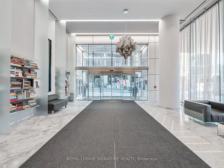 5 Soudan Ave #1010 — Photo 4
