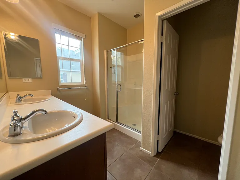 15907 Fountain Ln — Photo 22