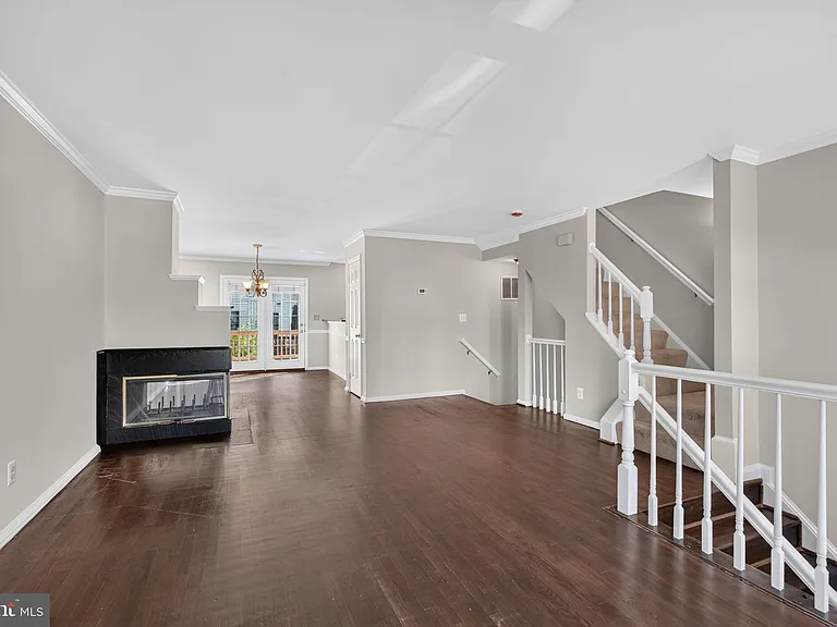 341 S Pickett St — Photo 9