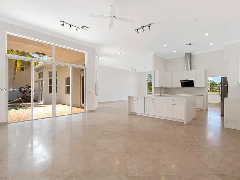 1666 Victoria Pointe Cir — Photo 32