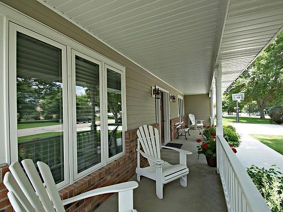 4th image of 792 Ashley Dr