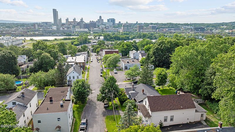 5th image of 51 Harrison Avenue