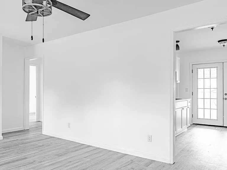 1411 E Congress St — Photo 12