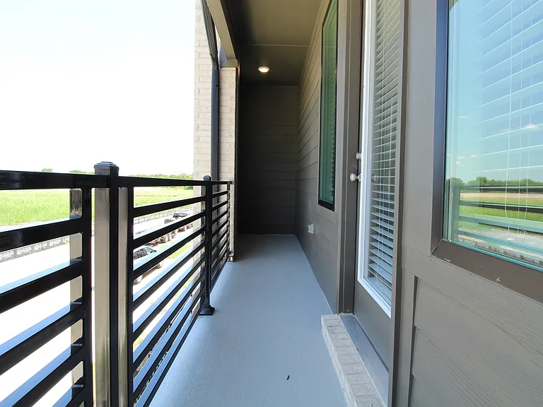 1221 Doris May Dr — Photo 36