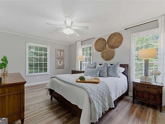 4th image of 3109 Colonial Way APT E