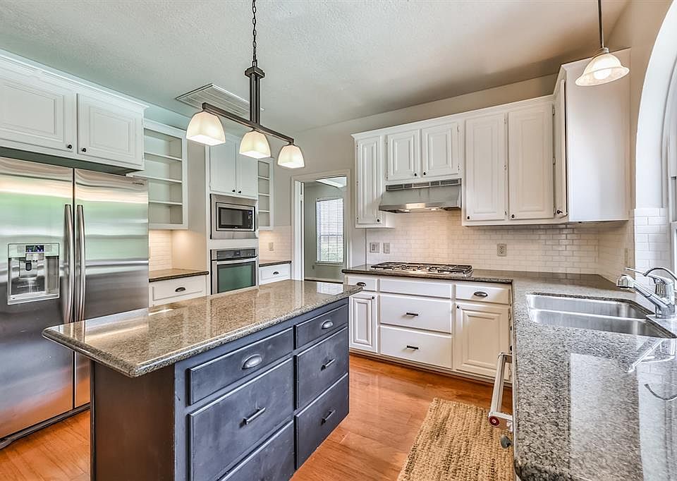 1st image of 46 Bradford Cir