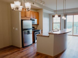 3110 Chestnut St UNIT 409, Chaska, MN 55318