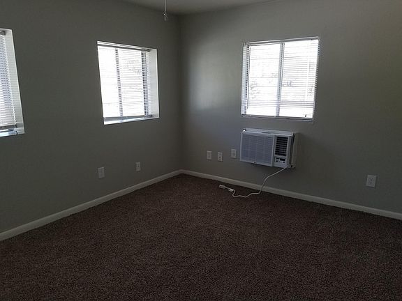 5th image of 2807 Merriam Ln APT 3