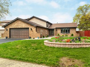 1229 N Anvil Ct, Addison, IL 60101