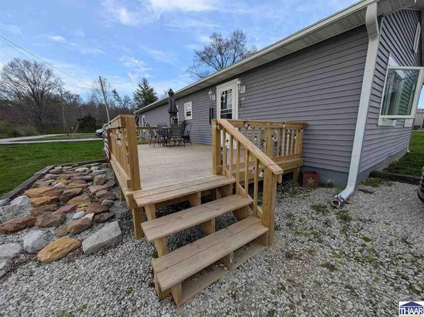 507 E Franklin St, Staunton, IN 47881