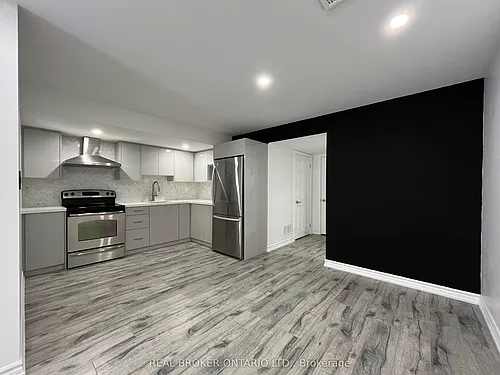 7 Robert Green Cres #BASEMENT Photo 1