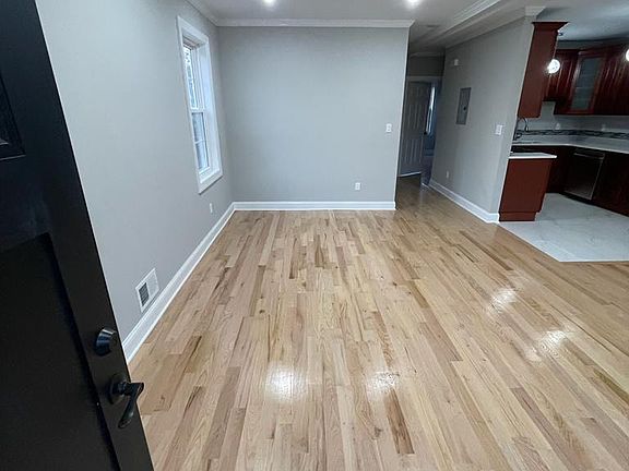 3rd image of 188 Greylock Pkwy #1