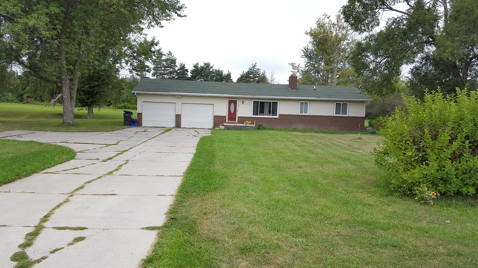 2915 N Burkhart Rd photo 1