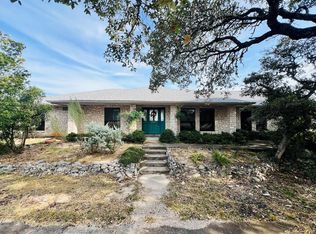 120 Crockett Dr, Kerrville, TX 78028