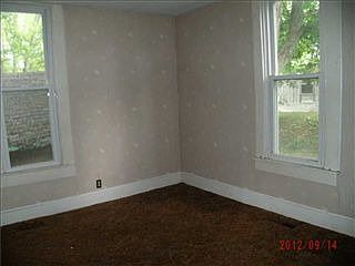 3rd image of 3209 N #435