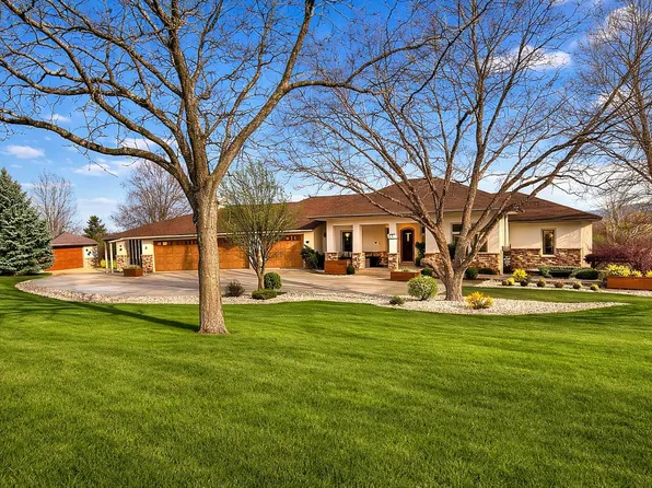 15441 Stacie Ct, Dubuque, IA 52002