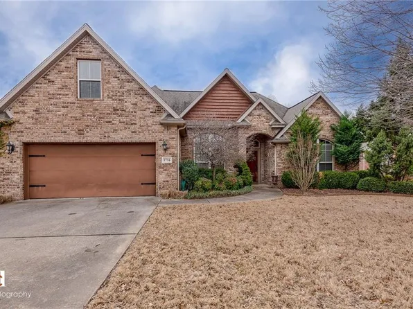 1716 W Cunningham Ave, Rogers, AR 72758