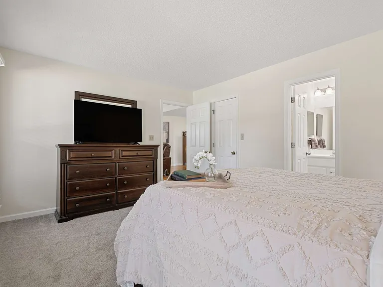 504 Riverview Dr — Photo 29