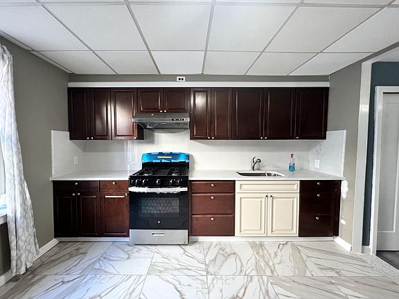 3rd image of 2831 S Beulah St