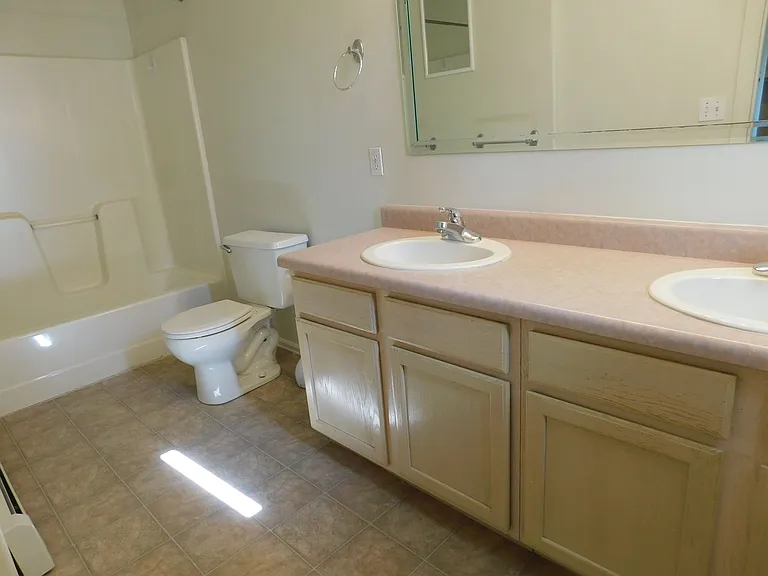 579 Darby Dr — Photo 12