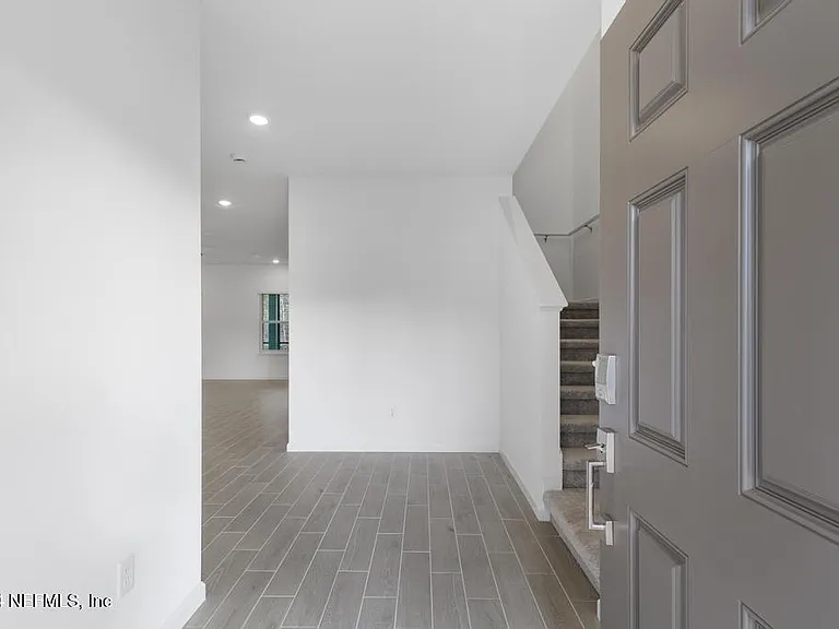 28 Disston Cv — Photo 3