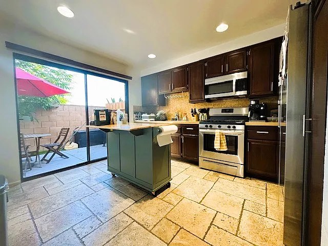 5906 Etiwanda Ave #6 — Photo 4