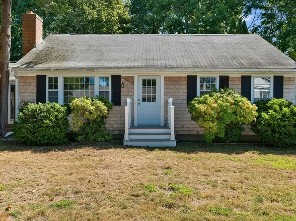 16 Carolyn Ln, East Falmouth, MA 02536
