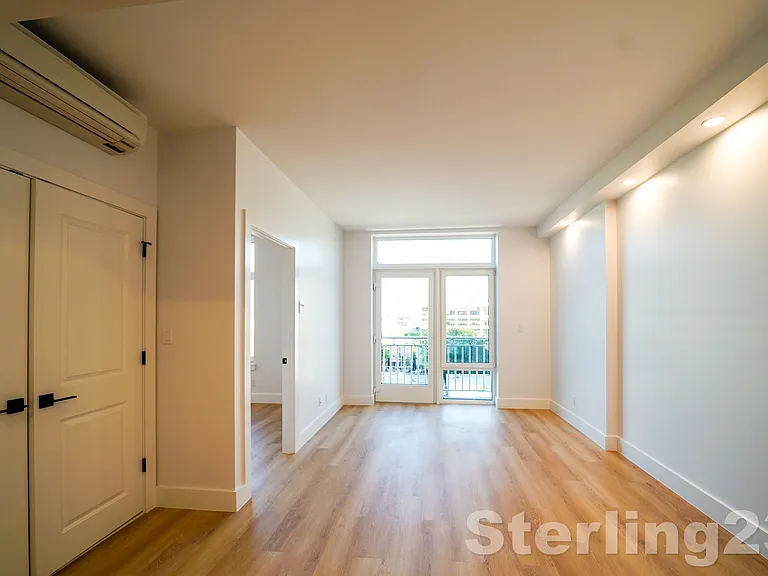 36-22 31st St #3C — Photo 3