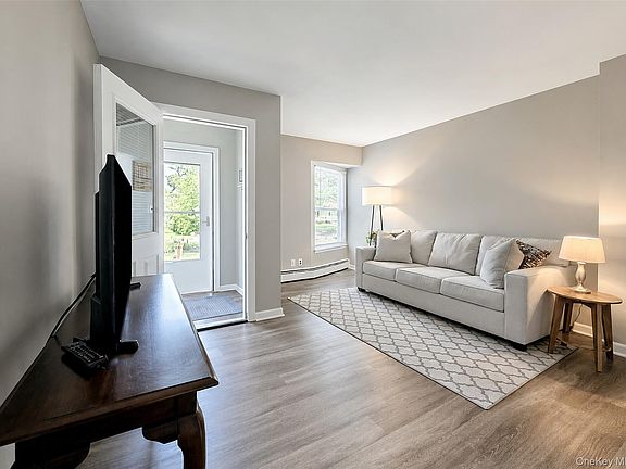 4th image of 46 Peconic Street