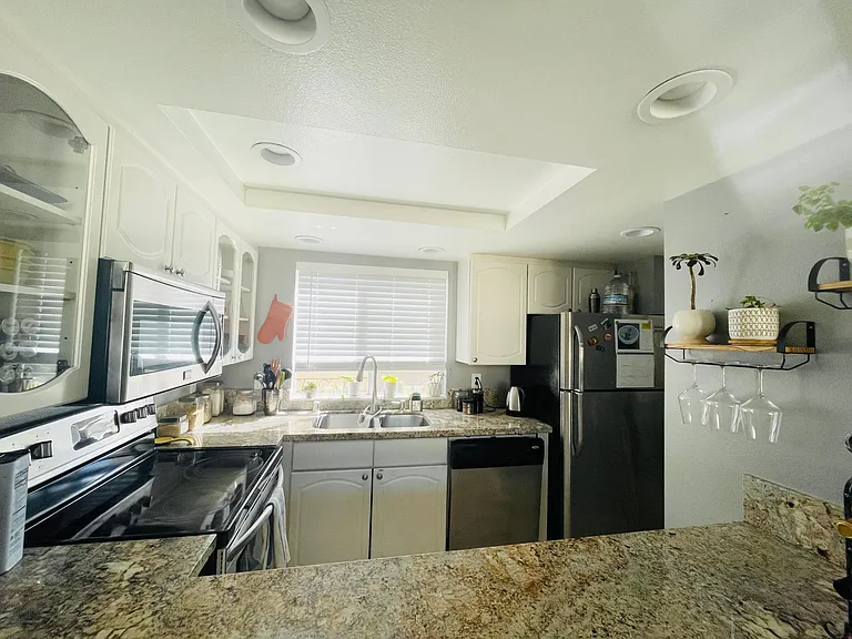 1270 Cleveland Ave #320 — Photo 5