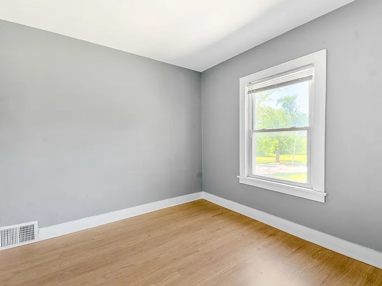 13617 Glenside Rd — Photo 13