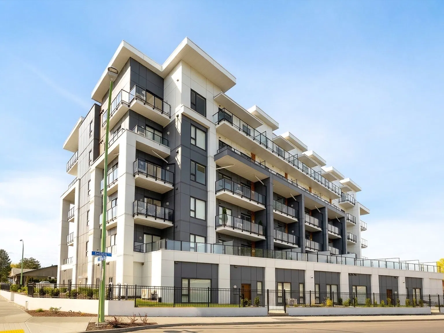 2 bed, $2,000 — Photo 1